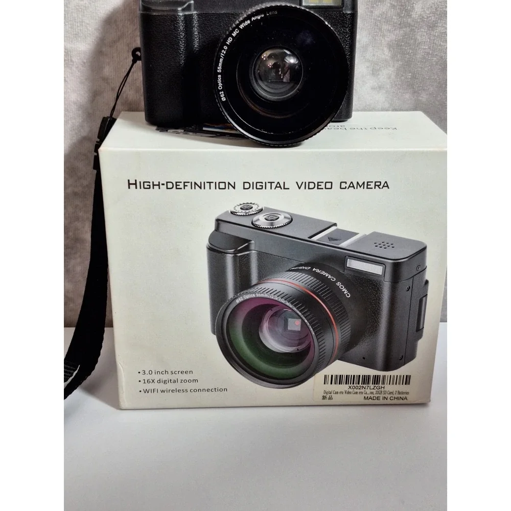 High Definition Digital Video Camera with Flip Screen 16x Zoom 3.0